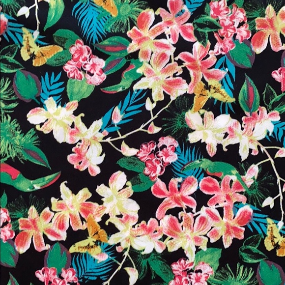 Floral colorblock top - Picture 2 of 3